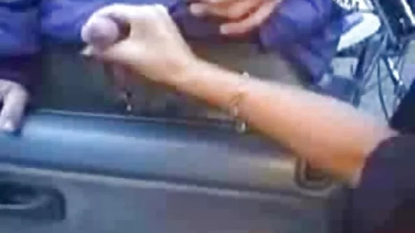 Дуже соковита повія з татуюваннями дозволяє бути з собою грубою. дивитися порнофільми